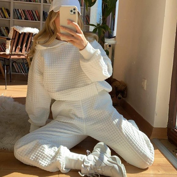 Jogger suit : White Pullover Hoodie & Sweatpants - Picture 2 of 13